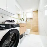 Lumo - Light & View Apartment